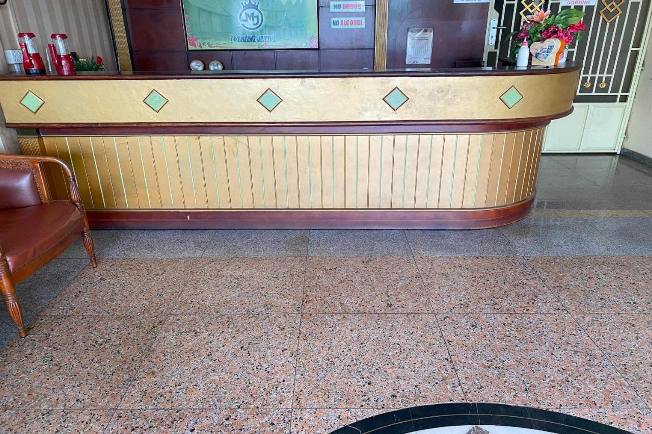 ホテル Oyo 92702 Minang Jaya ナゴヤ エクステリア 写真